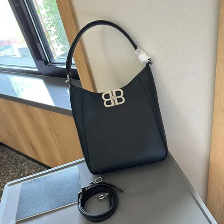 バレンシアガ ショルダーバッグ