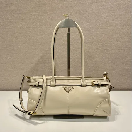 プラダ ハンドバッグ