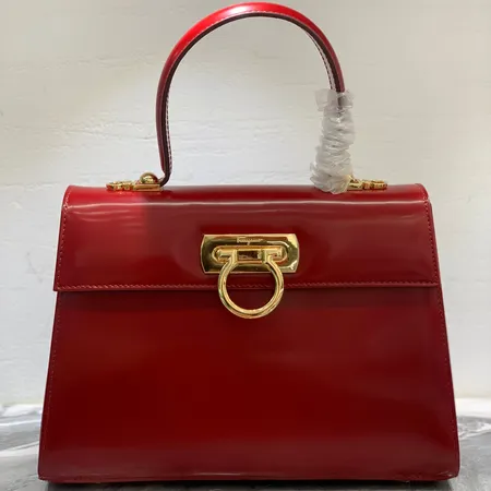 フェラガモ ハンドバッグ