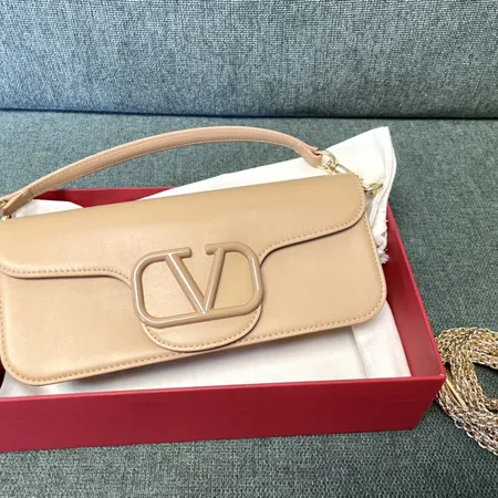 フェラガモ ハンドバッグ