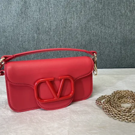 フェラガモ ハンドバッグ