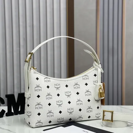 エムシーエム ショルダーバッグ