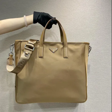 プラダ ハンドバッグ