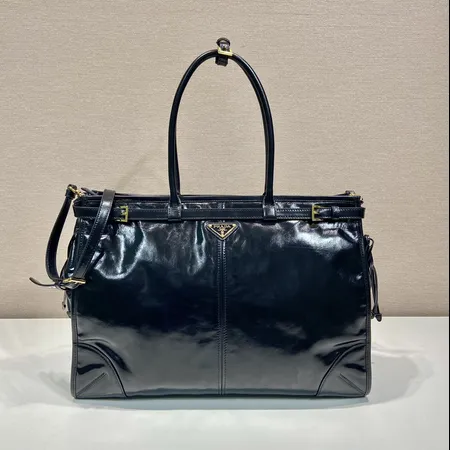 プラダ ハンドバッグ