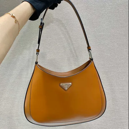 プラダ ショルダーバッグ