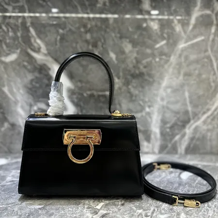 イッセイ ミヤケ ハンドバッグ