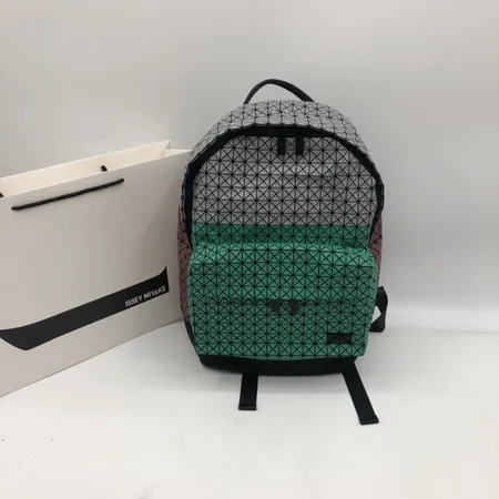 ヴァレンティノ リュックサック