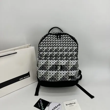 ヴァレンティノ リュックサック