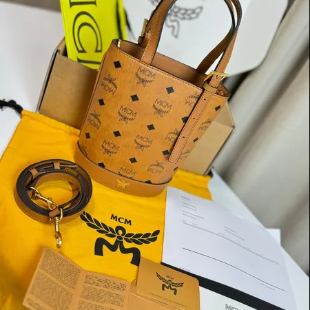 エムシーエム ショルダーバッグ