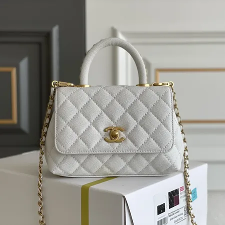 シャネル ショルダーバッグ