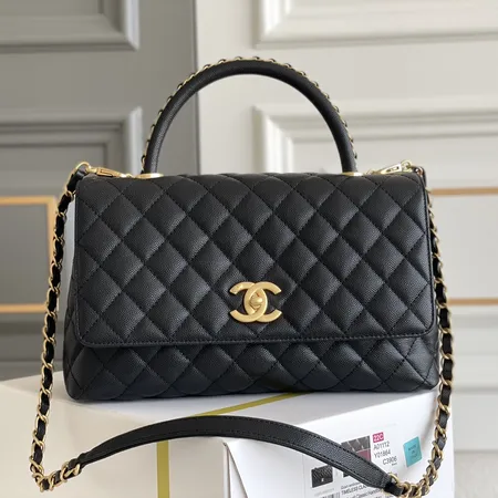 シャネル ショルダーバッグ