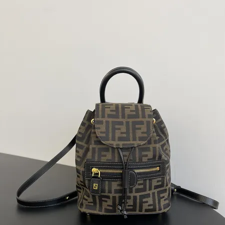 フェンディ リュックサック