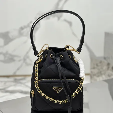 プラダ ハンドバッグ