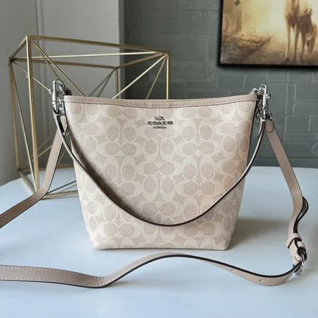 コーチ ショルダーバッグ