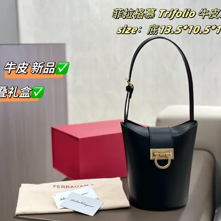 フェラガモ ハンドバッグ