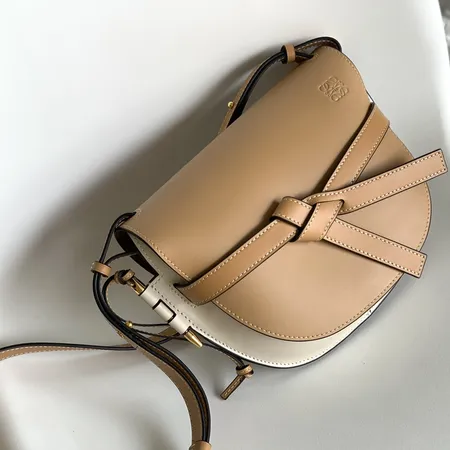 ロエベ ショルダーバッグ