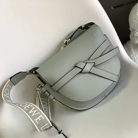 ロエベ ショルダーバッグ