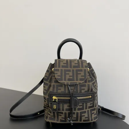 フェンディ リュックサック