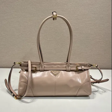 プラダ ハンドバッグ