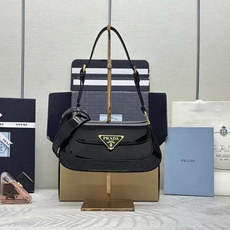 プラダ ショルダーバッグ