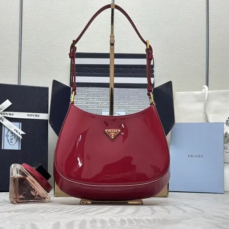 プラダ ショルダーバッグ