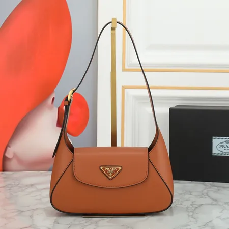 プラダ ショルダーバッグ