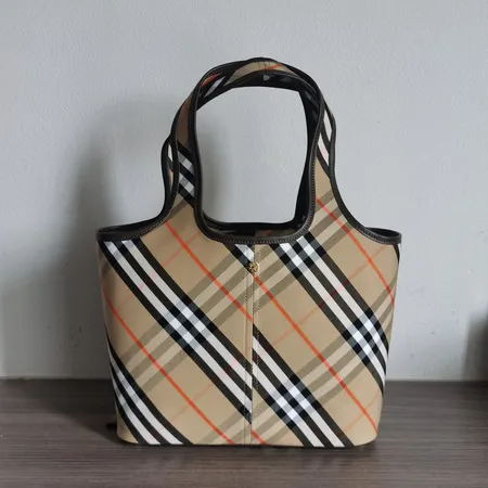 バーバリー ス ハンドバッグ