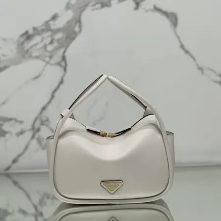 プラダ ハンドバッグ