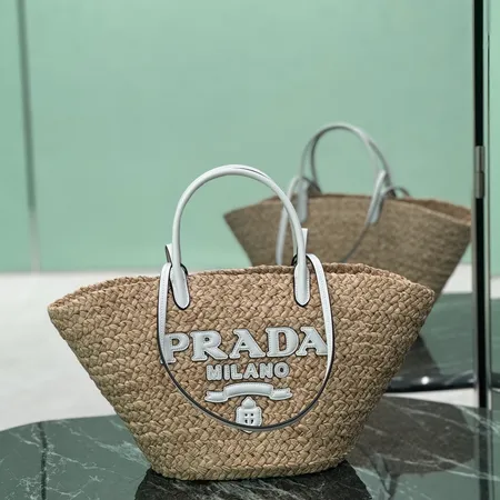 プラダ ハンドバッグ