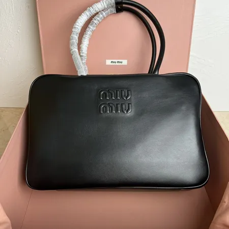 ミュウミュウ ショルダーバッグ