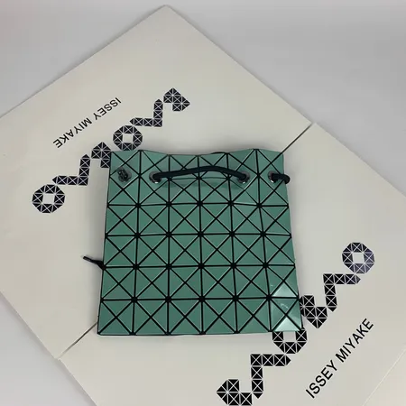 イッセイ ミヤケ ショルダーバッグ