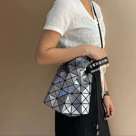 イッセイ ミヤケ ショルダーバッグ