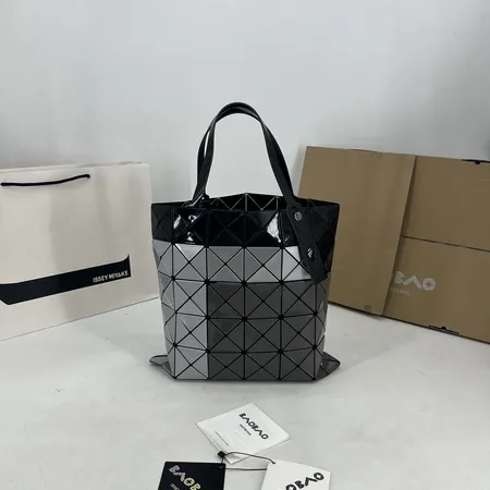 ミュウミュウ ハンドバッグ