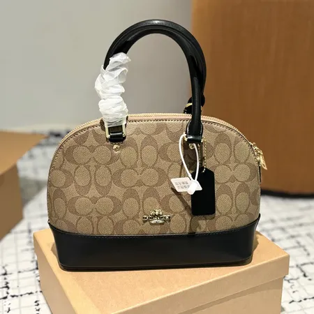 コーチ ハンドバッグ