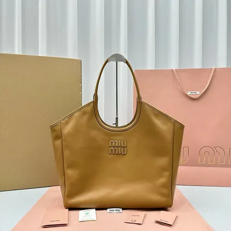 ミュウミュウ ショルダーバッグ