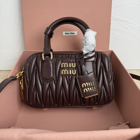 ミュウミュウ ハンドバッグ