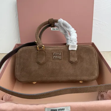 ミュウミュウ ハンドバッグ