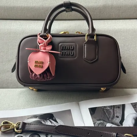 ミュウミュウ ハンドバッグ