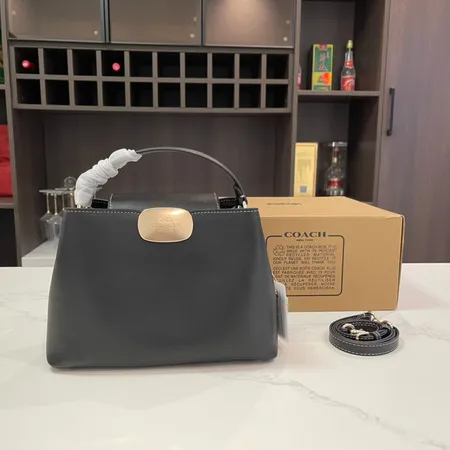 コーチ ハンドバッグ