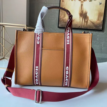 コーチ ハンドバッグ