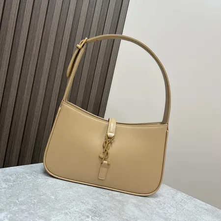 プラダ ショルダーバッグ