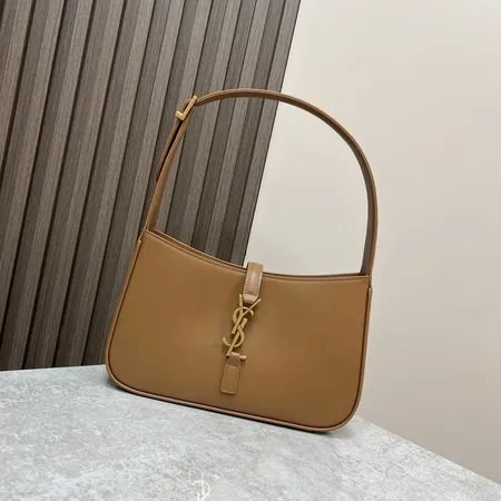 プラダ ショルダーバッグ