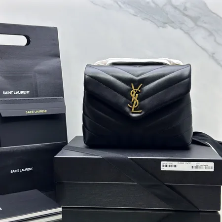 プラダ ショルダーバッグ