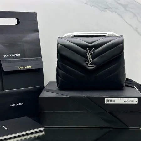 プラダ ショルダーバッグ