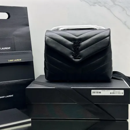 プラダ ショルダーバッグ