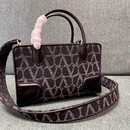 ヴァレンティノ ハンドバッグ