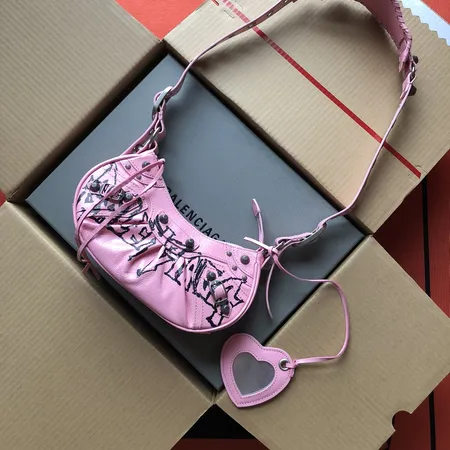 バレンシアガ ショルダーバッグ