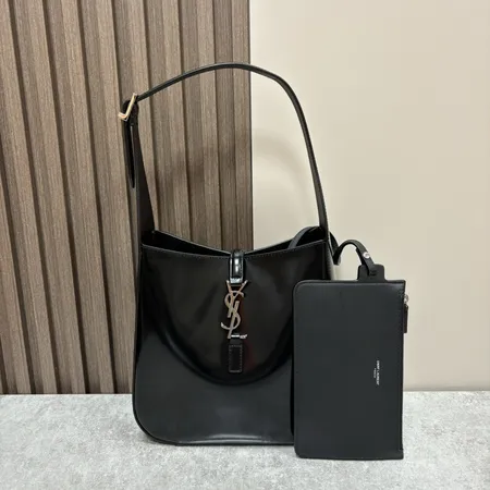 イブサンローラン ショルダーバッグ