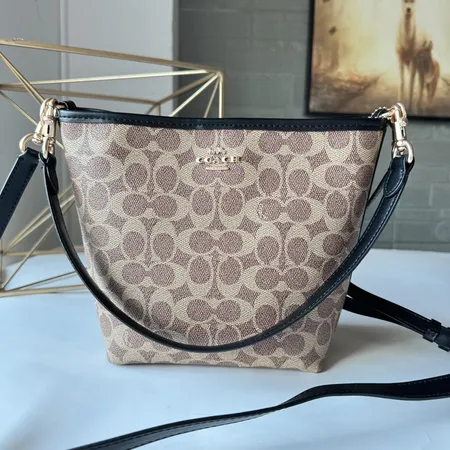 コーチ ショルダーバッグ