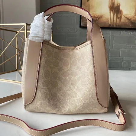 コーチ ハンドバッグ